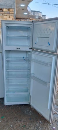 ثلاجه مستخدمه للبيع الحافظ الاصلي  نضيفه جدا   «حجم 20قدم» سعر «175الف...