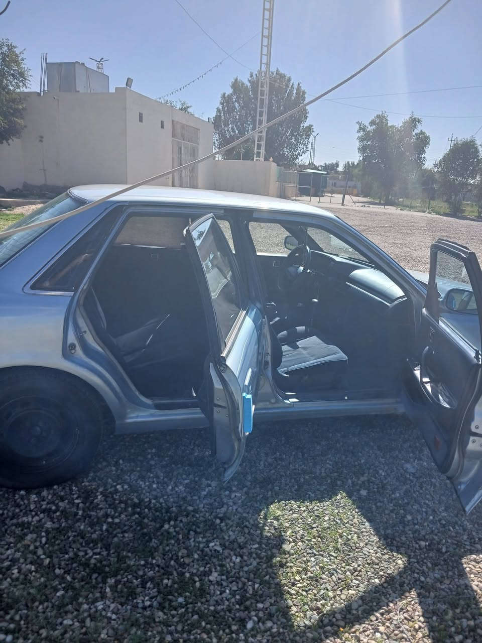 السلام عليكم كامري موديل 91 مصبوغه عام للجماليه السعر 40 وبيه مجال السياره بسمي رقم كركوك مكانه العلم ***********
