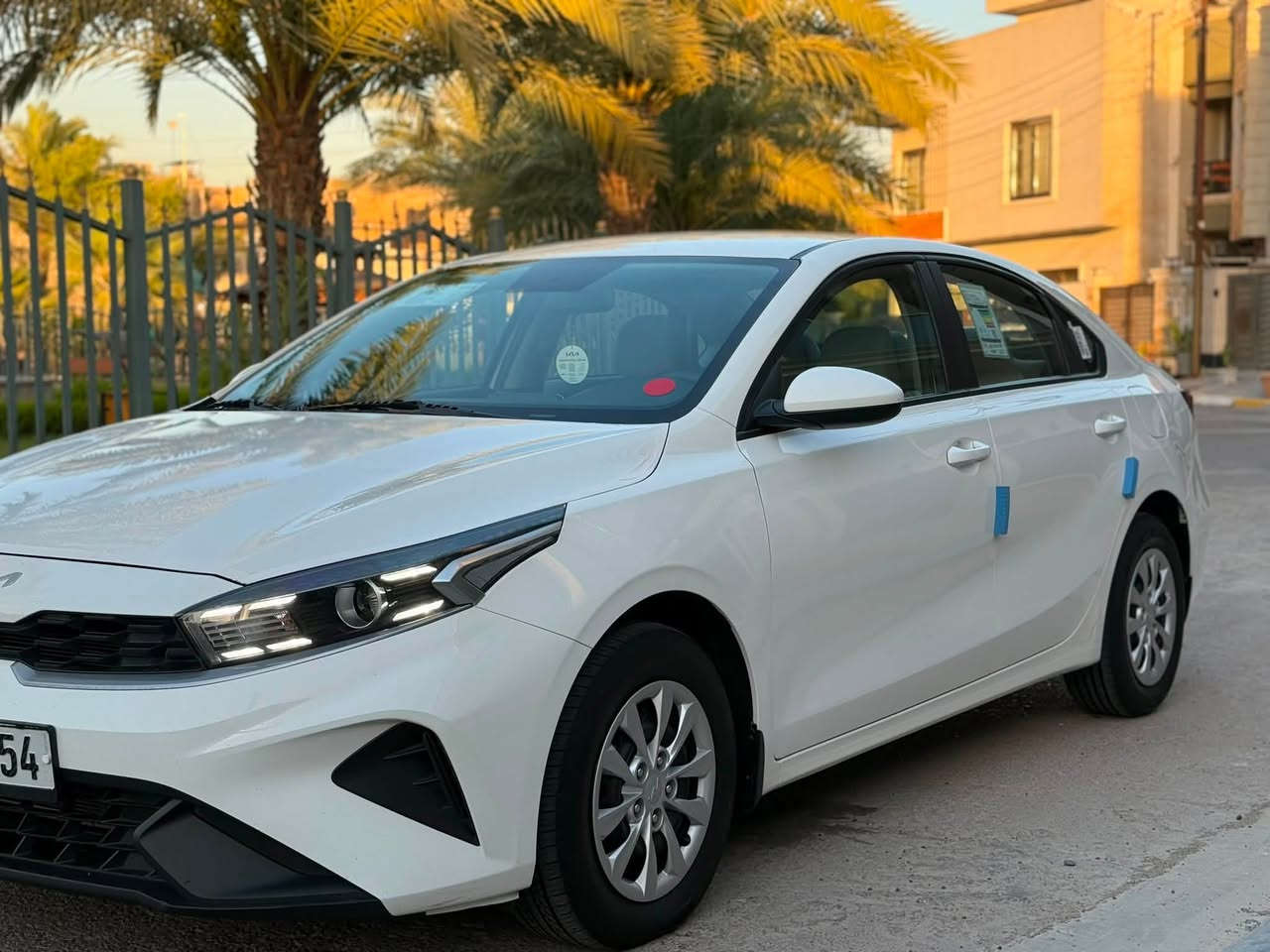 سلام عليكم البيع سيراتو موديل  2024 مكينه2000حساس خلفي
داخل ابيض رقم بغداد بسمي ماشيه ٦٨ 
هزه وسنويه ورقام كلهن جدد
سياره من هيه زيروه عدنه 
كفاله عامه مابيهه فتح برغي مكان سياره بغداد السيديه
***********
