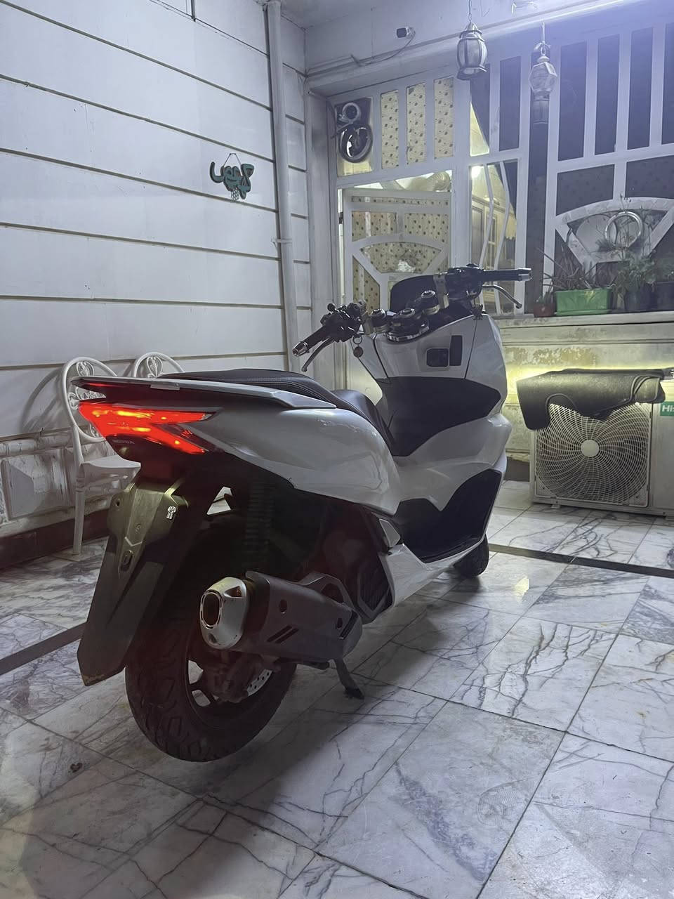 PCX للبيع جيل رابع 
‎محرك مكفول كفرات نضيفه وارد كوري كامله اي نقص مابيهه 
سعر 16$ وبي مجال حك جيه 
للاستفسار اتصل *********** والرقم بي واتساب ايضا 
الخاص مغلق 
العنوان بغداد الطالبية
