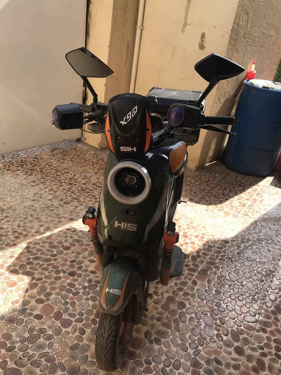 سلام عليكم عندي دراجة شحن x900لبيع خمس بطاريات و 32 انبير ليثيوم و مابي اي شي فقط سكليتر عطلان و كسر ب صفحة بس تلحم و ترجع بلادي السعر 500 قفل قفل قفل و مكاني ديالى الخالص حي الزهراء تواصل ***********
