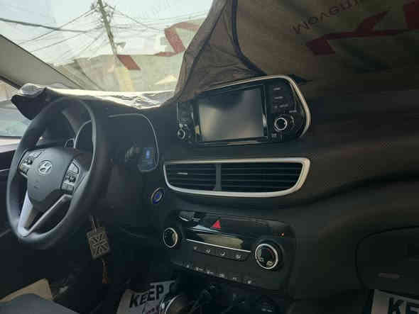 مراوس فقط مع سيينا 23/24/25
وانطي فرق 
السلام عليكم توسان امريكي 2020 ماشية 33 محرك 2500 استخدام بيت حادثها موضح كدامكم صبغ شوية من الجامغ والباب الخلفي  ايرباكات كلها سليمة بيهة رصعة صارت عندي بغداد على كد 4 اصابع وصبغ على كد شبر باب خلف السايق
كشنات تدفئة بصمة تشغيل وبصمة بيبان السيارة على وضع الشركة حتى الكتلوكات بيهة سيرفز كامل شركة هونداي بيهة دفتر خاص بيهة وباقي المواصفات معروفة مثل رادار امامي وجانبي والى اخره 
***********
ابو زكريا مكاني بغداد المنصور
