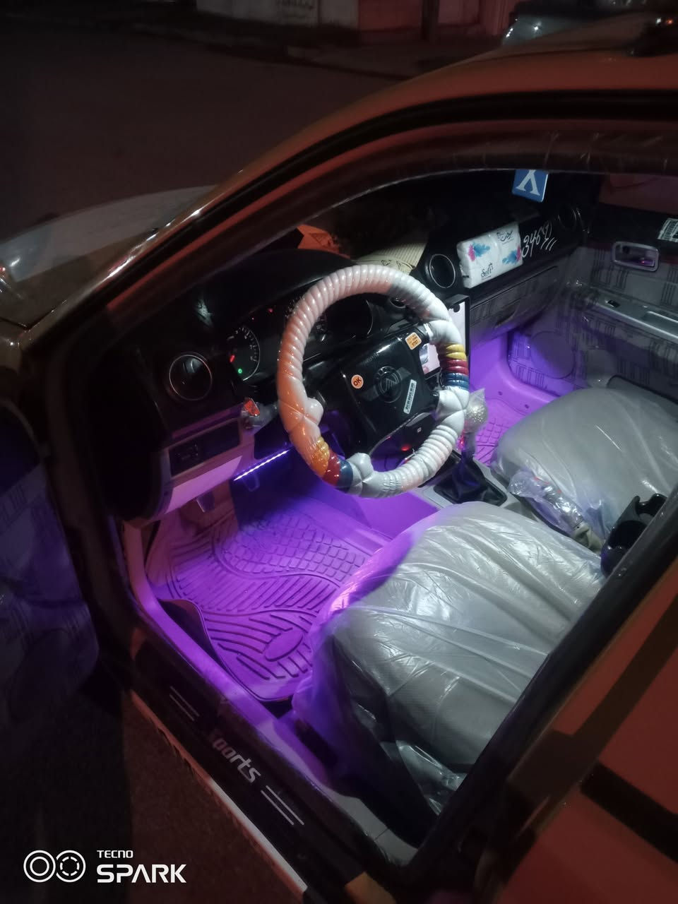 سلام عليكم سي كي للبيع 2011 
‏رقم بغداد سنويه جديدا هيئه عليها 100 الف
‏ وغرامات صفر  بيها كاربون بنزين جديد
‏ سيارة جاهزة طخم تايات خط ابيض
‏ طخم خلفي امامي جدد محرك كورلا
‏ شرط لانفخ ولا صرف وكير شرط 
‏سيارة بلا ضرر سيارة مصبوغة جماليه 
‏باتري جديد شاشه جديدا سيارة جاهزة 
‏السعر:37 بيها مجال
‏ ***********
‏ ***********
‏العنوان موصل حي عدن 
‏
‏
‏ 
‏
