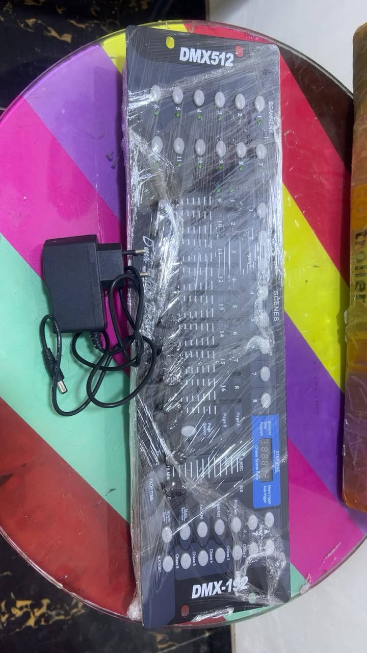 السلام عليگم 

BEAM 230W للبيع 
جدد بل كارتون استخدام فقط منزلي وقليل تشغيل 
ومكسر اناره DMX512 جديد ع ايدي فقط 
وزوج كيبلات المكسر 10M الواحد عدد 2
وكيبل بور 10M
 شباب الاجهزت ع ايدي فقط يعني لا حفله ولا شى 
واتصل وتدلل
هـ***********
