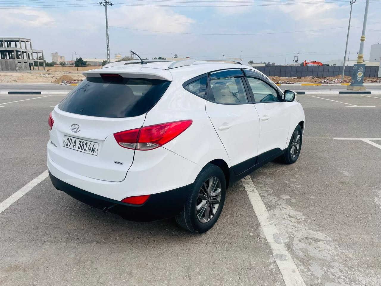 اسلام عليكم للبيع هونداي توسان موديل 2015 خليجي
ماشيه 130 الف كيلو متر 
رقم كربلاء دولي جديد
محرك 2000دوش السياره جديده وجاهزه من كلشي تبريد تدفئه 
حداديه تخم تاير 
السعر 128
للاستفسار اكثر اتصل / ***********
عنوان السياره كربلاء المقدسة اخون مكلف بنشر بيع فقط
