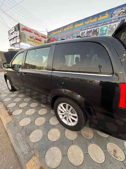 دوج كرفان موديل ١٩ ابواب كهربائية تحكم ستيرن تشغيل عن بعد بصمه عدد٢ نضام ايكو تخم تاير مكينه ٣٦٠٠كير ومحرك نضيف كشنات جلد شفط صور الحادث مرفقه مع الصور 
تبريد ٣قطع...ماشيه ٧٥
سعرها ١٦٠ وبيها مجال عنواني العماره سنويه باسمي تحويل ثاني يوم 
رقمي***********
