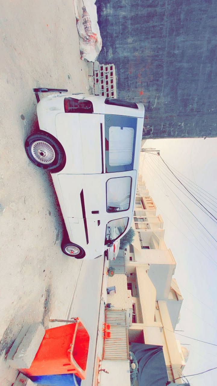 شۆفلێت مینی پاس N200....
سەیارەکی هەتا بڵێی خاوێن و جوانە وەرگەڕاو و بڕاوەو جەمپی بەشەرت بەس چاملغی پێشەوە قیچەک قەڵەمکاری هەیە گێڕ و مەکینەی بەشەرتە و غاز و بەنزینە ڕەقەم و سەنەوی نوێیە تەقەو ڕەقەو کارەبایەتی بە شەرتە هەموو شتی بە شەرتە ..
***********
*********** أربيل, العراق
