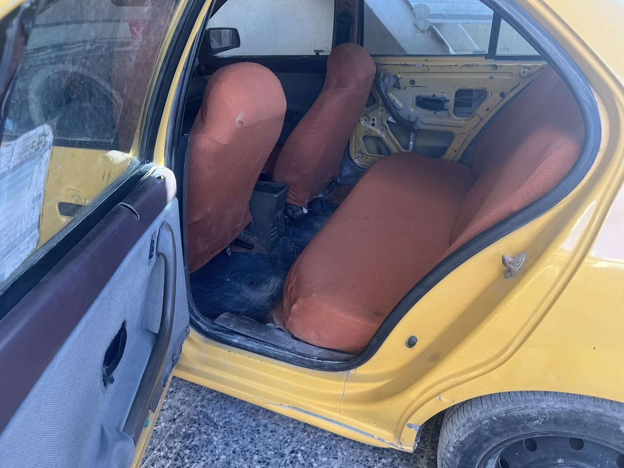 سمند موديل 11 محرك كير كورله رقم كربلاء السياره  سنويه ضايعه وساحب بيها واجهيه بدل السنويه عوزها ترتيب بيها نقوصات بس شغاله وتمشي وين ماجان مكينه وكير كارتون. تخم تاير باتري جديد مكان السياره بغداد السعر 12 ورقه رقم الهاتف *********** غير متواجد عل فيس
