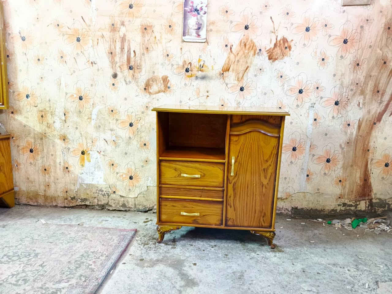 عندي بوفيه للبيع موديل حديث اخت جديده السعر 40 مكان الحسينيه واكو توصيل


**إذا كنت صاحب هذا الإعلان وتريد حذفه لأي سبب، رجاءا أرسل رسالة إلى الدعم الفني**