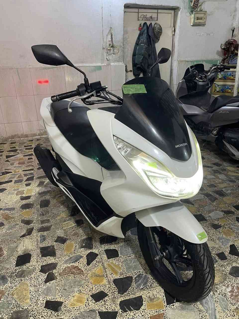 السلام عليكم psxكفالة مكينة 125 حساس زدحام A ماشية 51km ياباني JF اوراقهة كاملة الاستفسار ***********💵✅📞
