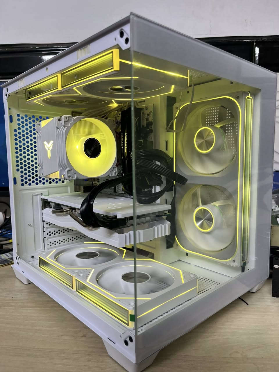 السلام عليكم 
كل عام وانتم بخير 
السعر 600 الف
رايزن 5/5500
رام 16
هارد 512 / M.2
كرت شاشة RX580/8G
مذربورد B450
بورسبلاي 550 واط
مكاني بغداد ويتوفر توصيل


**إذا كنت صاحب هذا الإعلان وتريد حذفه لأي سبب، رجاءا أرسل رسالة إلى الدعم الفني**