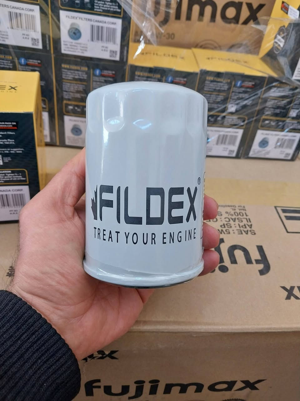 فلتر زيت المحرك للتاهو وجمسي يوكن من موديل 2011 الي موديل 2026 برقم PF:63 من شركة فيلدكس الكندية صممت لتتحمل أصعب الظروف ومن اجود الانواع الفلاتر العالمية جوده حقيقية عمر اطول مرتين 🇨🇦🇨🇦💪👍
#جملة_مفرد
#يوجد_توصيل_لجميع_المحافظات
العنوان: الانبار الرمادي شارع العام الصناعة القديمة طريق كراج بغداد عماره كريم السويد للطلب والأستفسار 
***********  واتساب
***********
