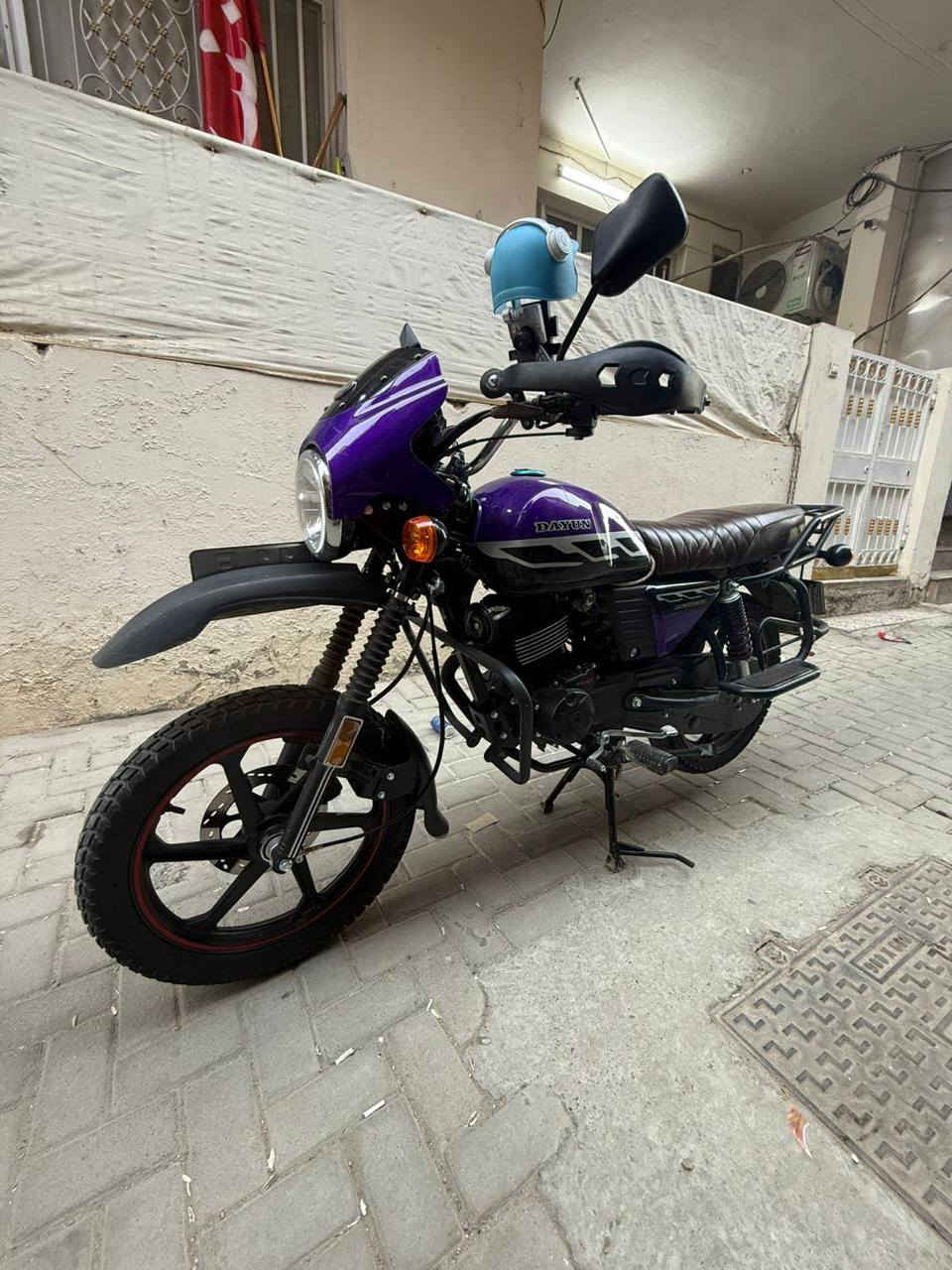 للبيع موديل 23 رقم انكليزي بغداد أوراق كاملة اصولي سنوية بأسم الشركة مموحوله
دراجه حلوه ومرتبة مابيها اي نقص 
بس صوت وزه خفيف بل صالنه مال فلتر 
سعرها مليونين و500 مكاني بغداد 
***********
