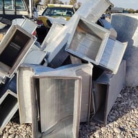 بيت ١٨٠م • ارتفاع ١٥سم • قفل