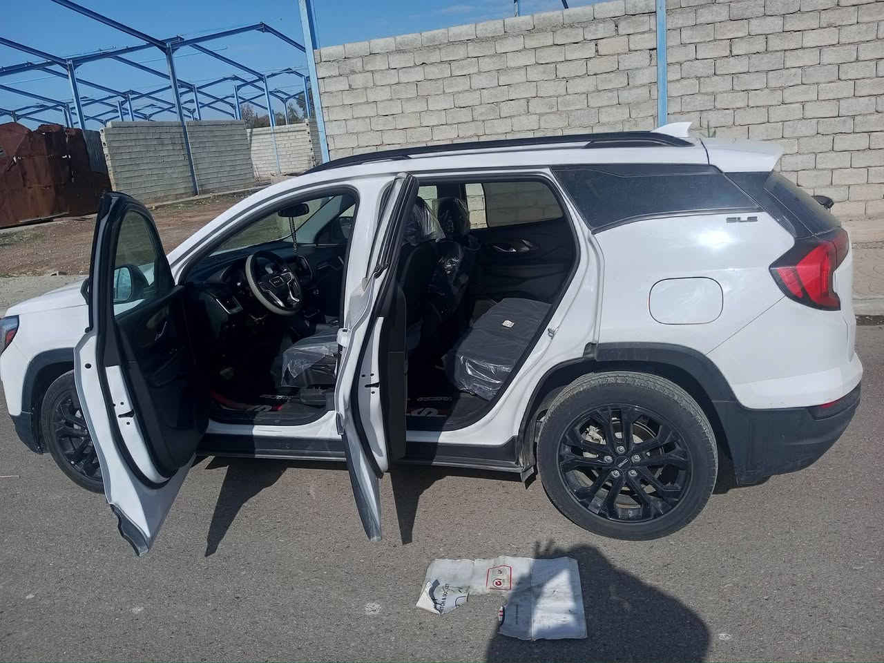 السلام عليكم. للبيع GMC تيران ٢٠٢٠فئه SLE.  مكينه ١٥٠٠ تيربو. بإسمي اربيل تحويل مباشر السعر ١٦٠موبايل *********** يوجد واتساب
