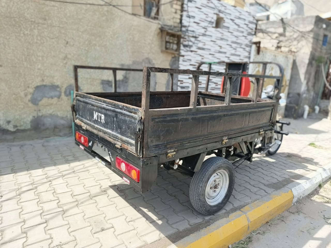 السلام عليكم ستوته البيع موديل 14 وراق اصولي مكفوله شاصي كله جديد نضيفه ماناقصهه شي مكينه 24 جبرين ناعمه  السعر اتصل علرقم  *********** مكاني بالرميثة
