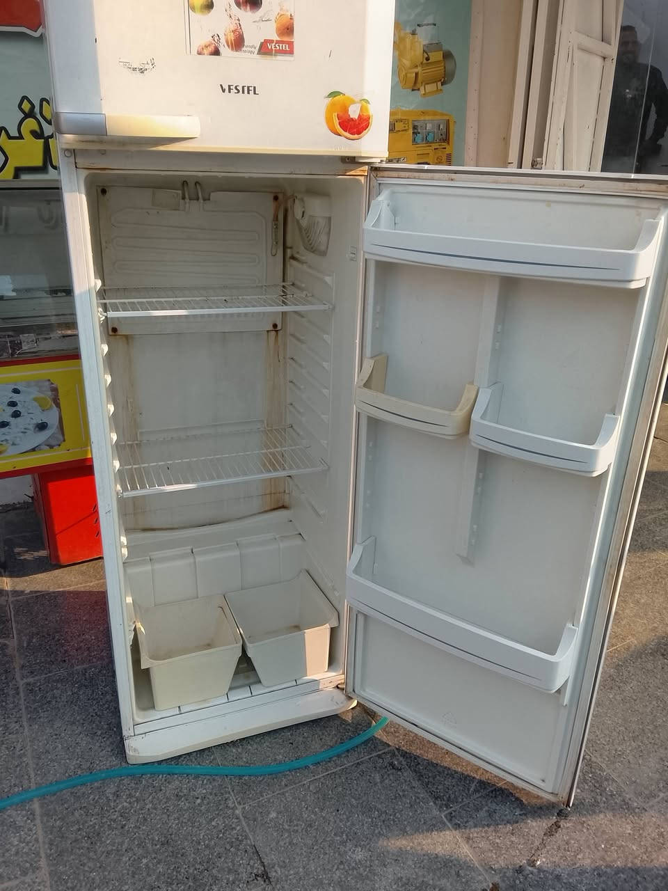 ثلاجه جدآ مناسبه شرط الفحص 🩺والضمان 
18قدم تجميد وتبريد مابيه اخياس ابيع ضمان 💡
سعر (150)الراغب بشراء يتفضل خاص أو يتصل📞 ***********،،،👈 واتساب ***********
#العنوان الجديد شارع قوس المستشفى 🏢
مقابيل البطاقه الوطنيه
