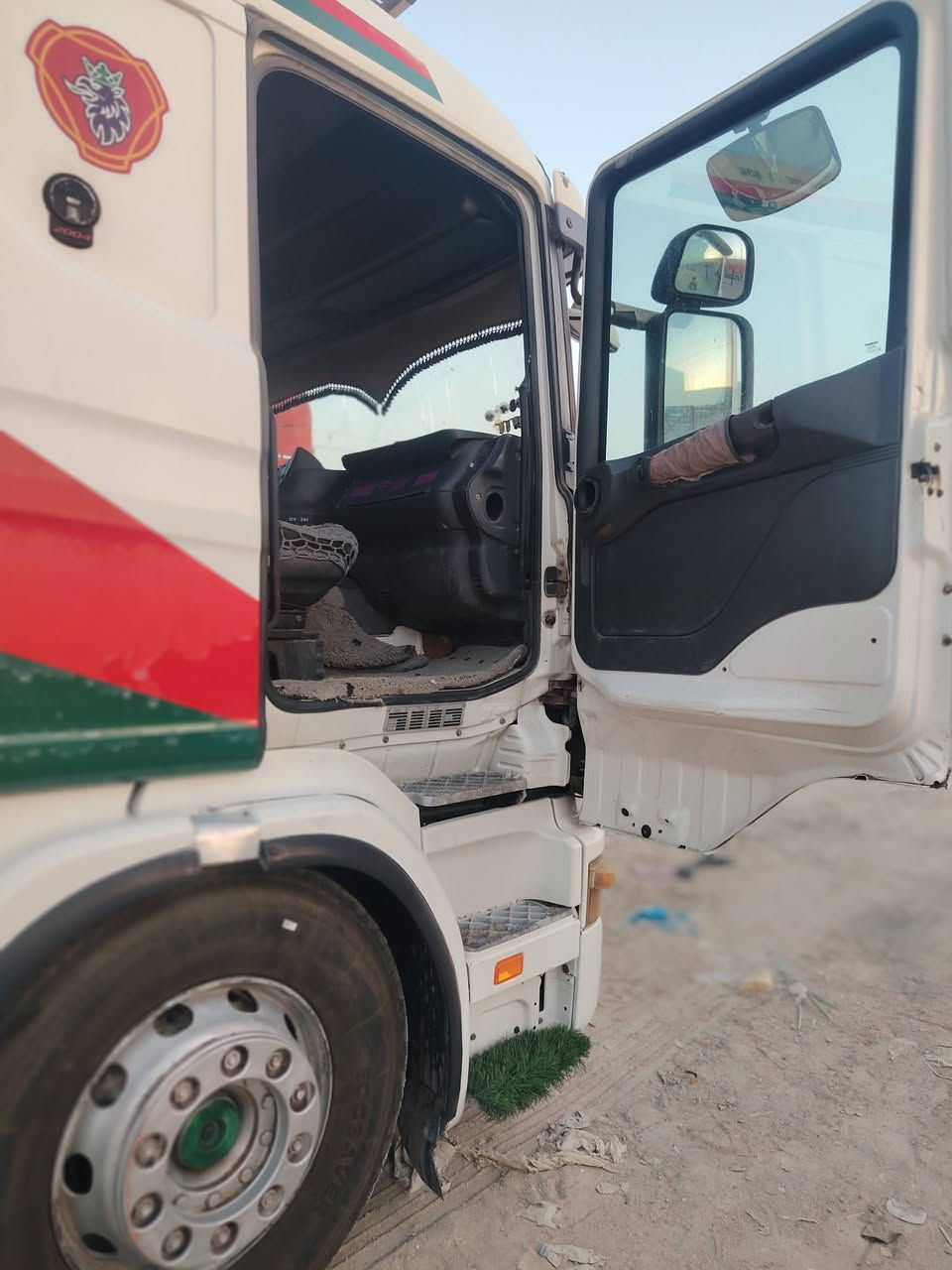 سكانيه 2001 شاصي مكفول مكينه ٨  بم ونوزل كهرباء ي كفاله من كلشي$225 بصره شط عرب 
***********
