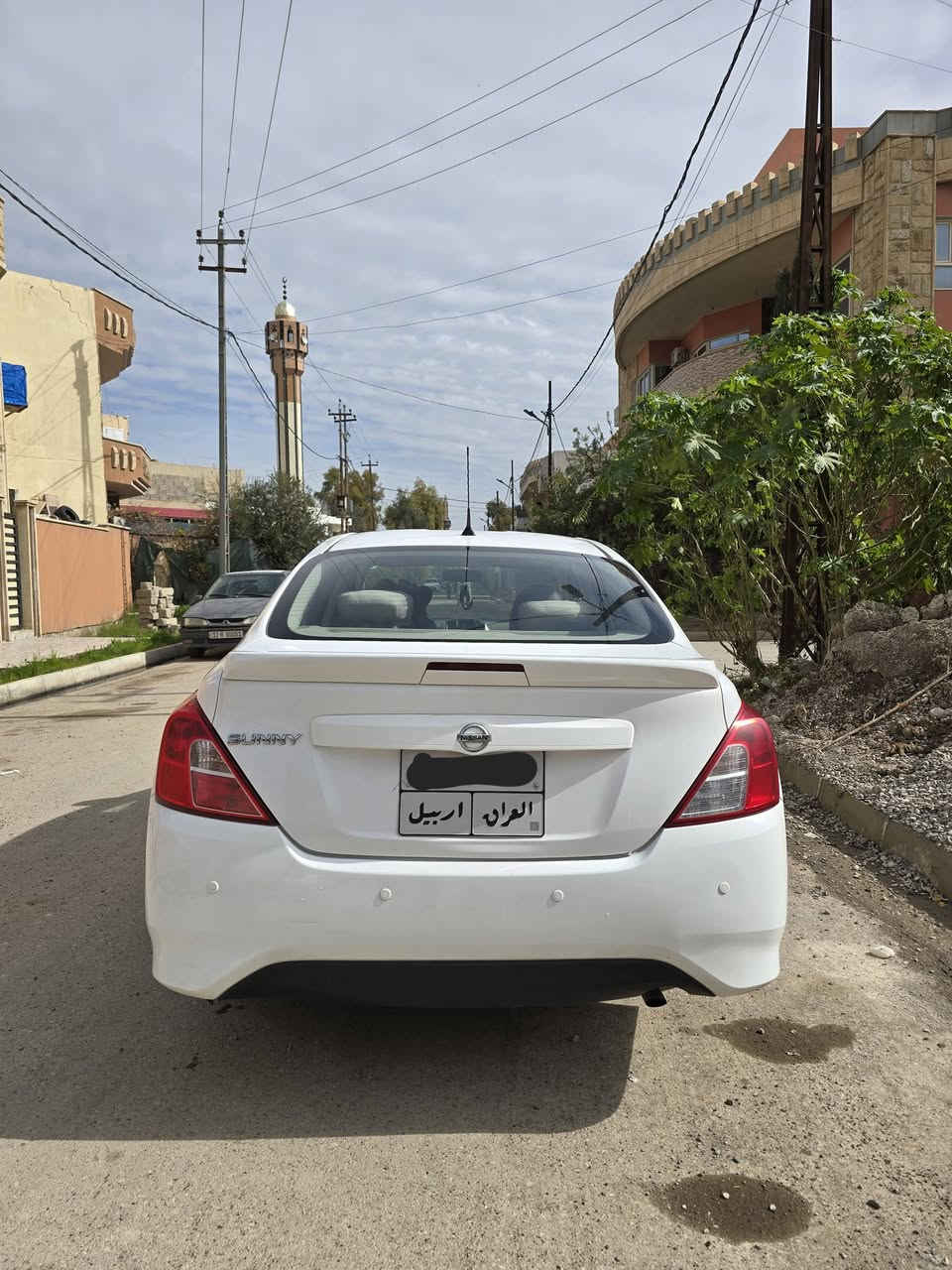 السلام عليكم
للببع
نيسان صني هندي 2021
 السنوية باسمي
$ وبيها مجال 115
44 الف كيلو ماشية
ملاحظة : استخدم بانزين محسن و ودهن ميتاسو
يعني مهتم بيها
(اطارات جدد من ٦ شهور براند نيكسن)
(فطر بالزجاج جهة الراكب) 
للتواصل اسيا + وتساب موجود ***********
