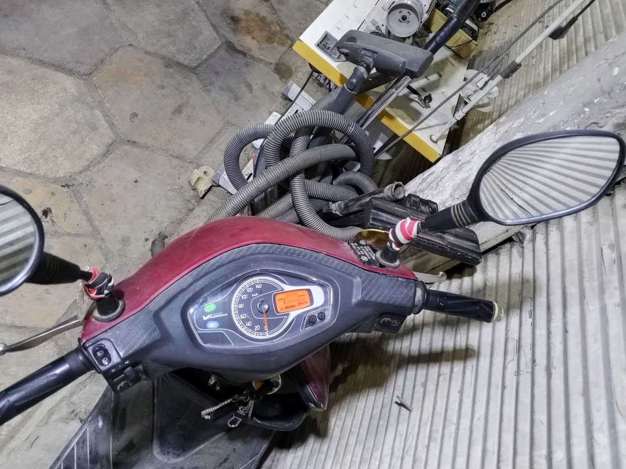 يا الله
السلام عليكم 

للبيع دراجة نارية حجم V150ss صيني 

السرعة القصوى 140كم

اللون ماروني 

تشغيل سويج+تشغيل عن بعد (رمونت)

السعر 250 ألف 

للتواصل الاتصال على الرقم 

*********** 

واتساب
العنوان بغداد الحرية الثالثة

