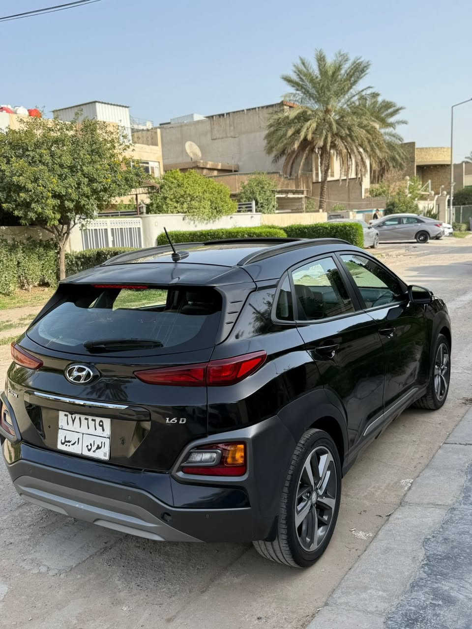 السلام عليكم
للبيع كونا خليجي 
موديل 2020
رقم اربيل باسمي 
فوول مواصفات 1/1
بصمه 
سلايت روف 
شاشه 
بيه صبغ بنيد + قبغ صندوك مبدل نفس اللون /سونار بالمنشور 
السعر.ب130وبيها مجال 
للاتصال ***********
مكان السياره بغداد _ اليرموك
