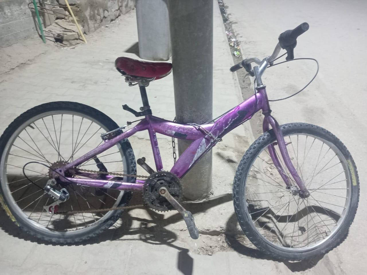 السلام عليكم بايسكل للبيع جبلي الحجم 24ابو التبديلات 6نمر بيسكل نضيف السعر 30وبي مجال قليل مكان رميثه


**إذا كنت صاحب هذا الإعلان وتريد حذفه لأي سبب، رجاءا أرسل رسالة إلى الدعم الفني**