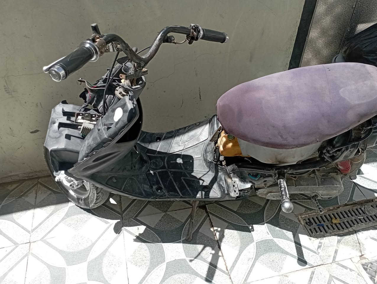 سلام عليكم دراجه للبيع شلعه ومعدل فول شك كاع بيجي تسعه سعر 200 وبيه مجال للطيبين مكان نجف الاشرف ***********
