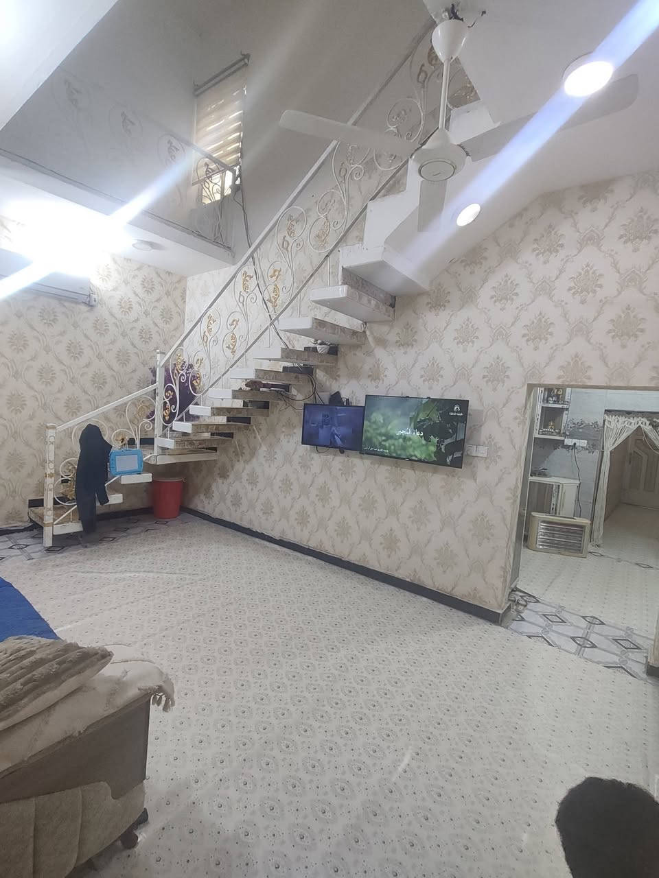 السلام عليكم دار للبيع منطقة سيد الدفاس   المساحه 120بناء طابقين *********** السعر 85
