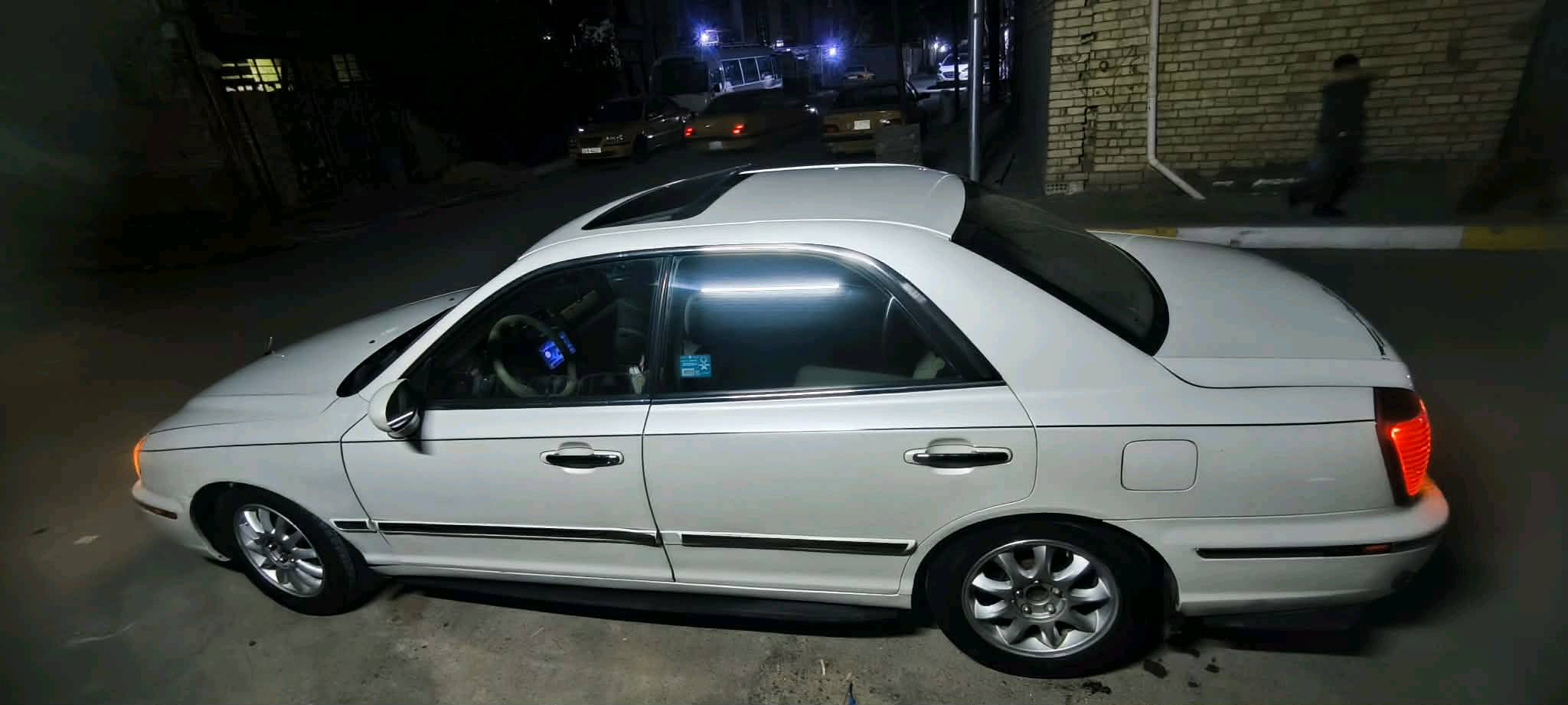 وين الجنايه وين اليحبون المختلف جبتلكم سياره مختلفه vip  سياره هونداي كراندر(xg350)  فول مواصفات
موديل ٢٠٠٤ 
مكينه ٣٥٠٠
رقم اربيل 
تريد تحويل تريد وكاله تدلل
سياره فول مواصفات :
تبريد شغال قطعتين 
كير جديد 
مكينه جديده 
صدر جديد
حساسات 
شاشه 
فتحه سلايت 
كشنات كهربائي 
تدفئه كشنات 
داخل جلد 
ميموري وضعيات قياده جلوس
والاهم السياره بيها (منضومه غاز ) ٦٠ لتر  
مري كهربائي وحساسات 
 السياره كلش راقيه 
السياره بيها قطع صبغ وانضربت عندي جاملغ ايسر ورجعته بارد وماصابغه بعدني 
مكاني بغداد مدينه الصدر *********** 
السياره عارضها 68 وبيها مجال
