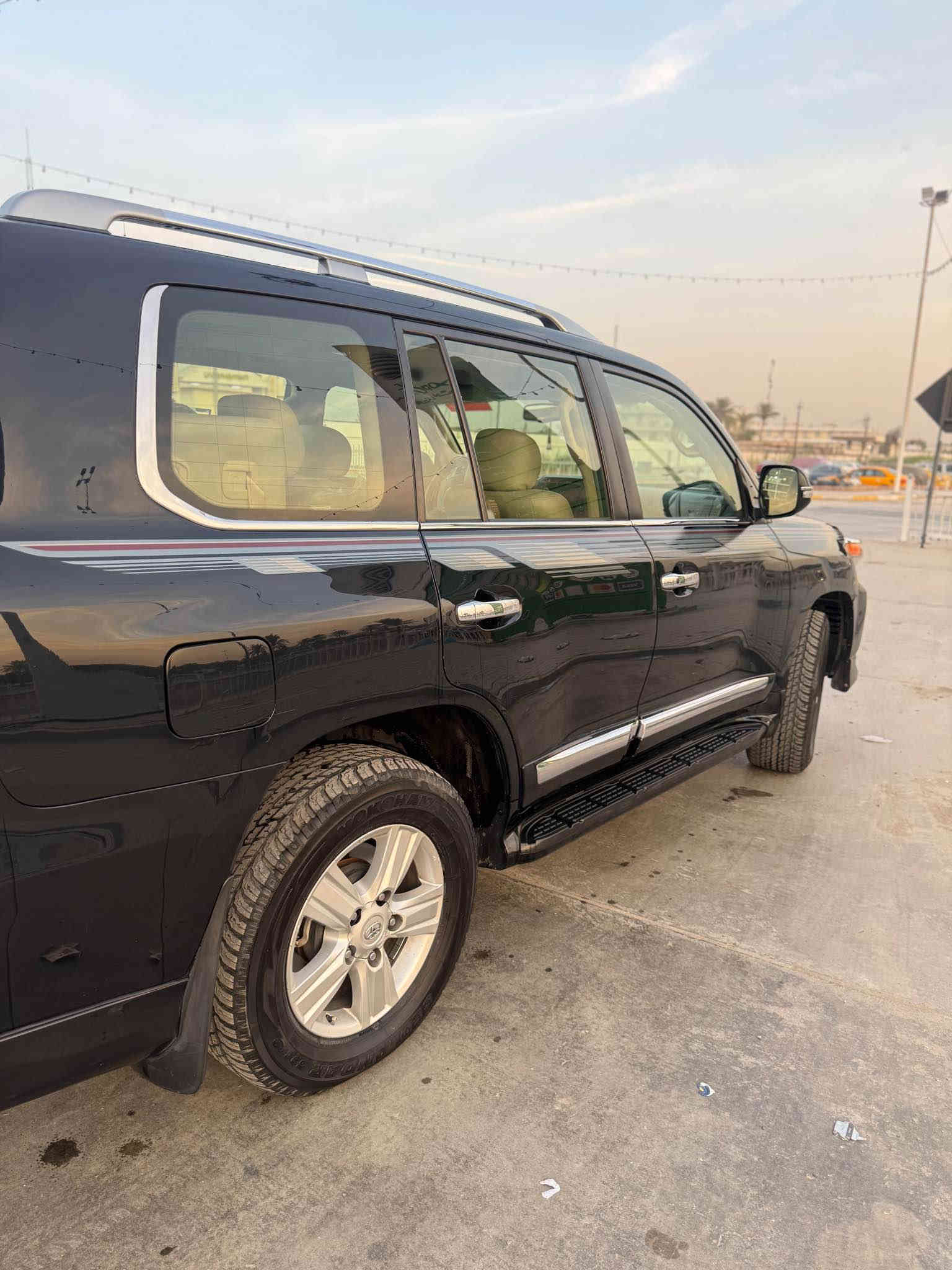 لاندكروز موديل 2015
محرك 4600  حلوة  
ماشيه 162 الف
نظيفه السيارة
كير ومحرك مكفولات
بيهه صبغ دعامية البلاستك
ومكانين تكحيل 
وجراد شويه بالقمارة
بدون حادث وغرفتهه نظيفه
 وسونر موجود
وعليهه ادامة كامله نوزلات بلكات مجاول فيتبم كل جديد
سعر 39 الف $
*********** بغداد
