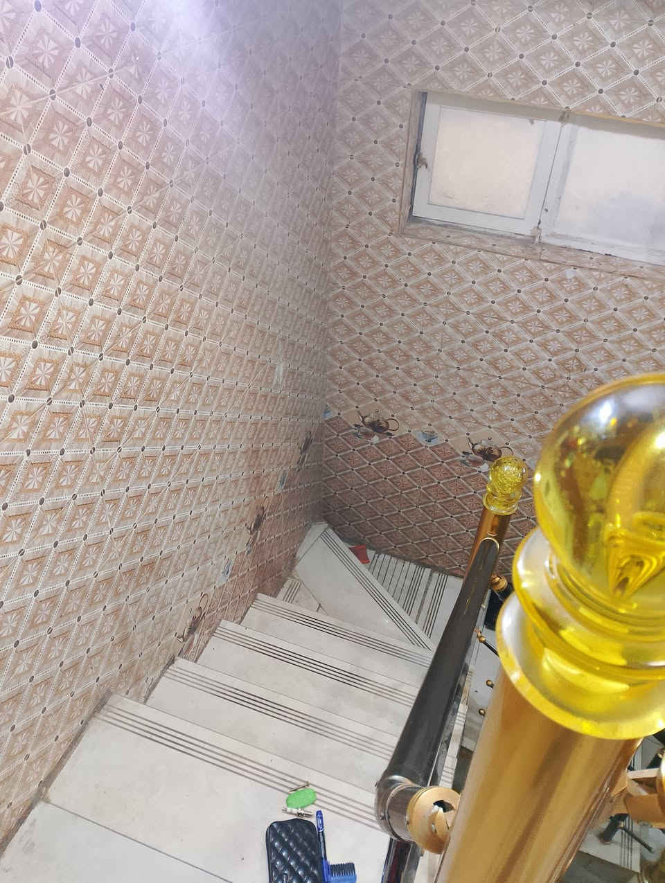 بيت للبيع بالقدس شارع قدس انصار 125 متر طابقين كونكريت صب الارضي غرفه وصاله ومطبخ واستقبال والثاني غرفتين وصاله وصحيات الاتصال ***********
