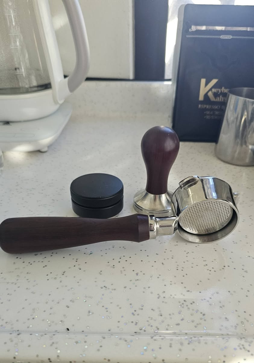 السلام عليكم 
عندي هاي الاشياء قياس ٥٨ 
اريد اراوسها بقياس ٥١ 
الي عنده خلي يدزلي خاص شنو عنده


**إذا كنت صاحب هذا الإعلان وتريد حذفه لأي سبب، رجاءا أرسل رسالة إلى الدعم الفني**