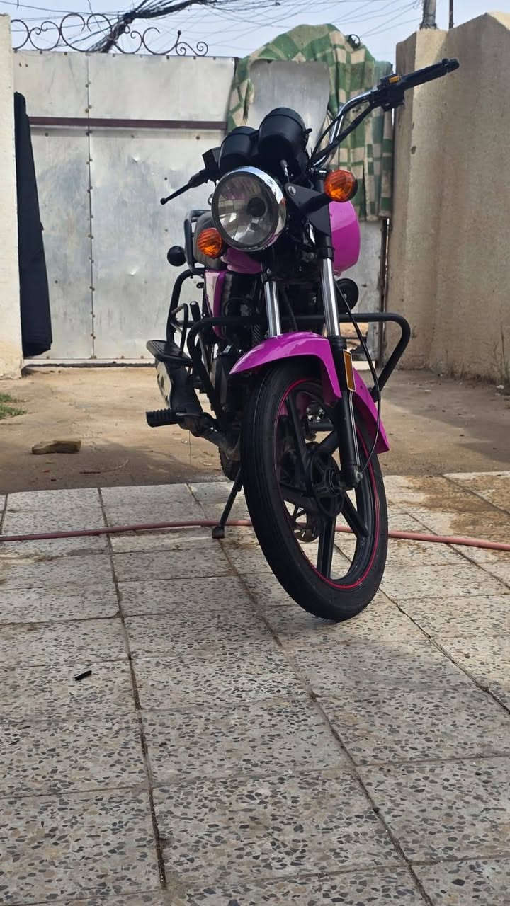 دايوان 23 اصولي للبيع او مراوس بدايوان لايتي 23سكنر
السعر واحد و500 وبيها مجال 
مكاني كوت قضاء الاحرار


**إذا كنت صاحب هذا الإعلان وتريد حذفه لأي سبب، رجاءا أرسل رسالة إلى الدعم الفني**