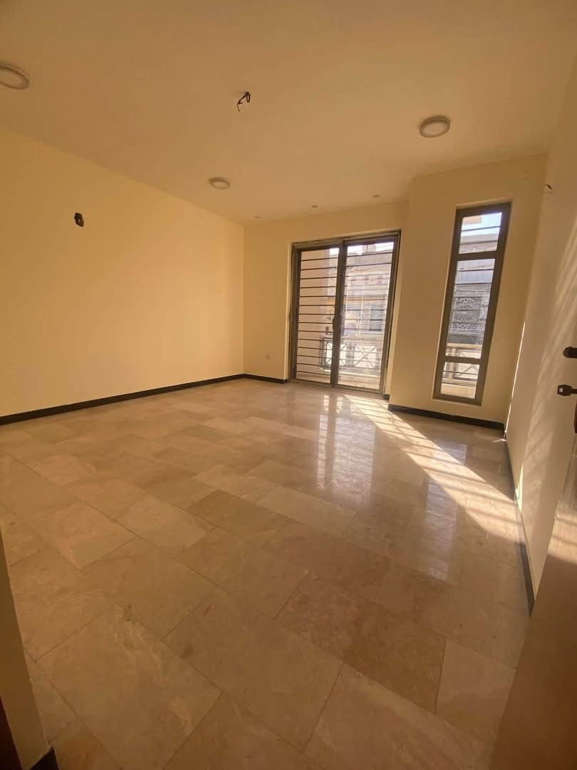 للإيجار في السيدية
بيت مساحة 100 متر وجه5 نزال 20  
يتكون من:. 
🏠 4 غرف نوم 
🏠 صالة
🏠 مطبخ 
🏠 خدمات
بدل الايجار مليون وربع قفل
📍 الموقع: السيدية مربع المثلث الذهبي 
————————————
📞للاستفسار:☎️ ***********
