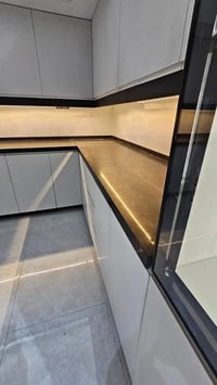 كاونتر • اقصاط