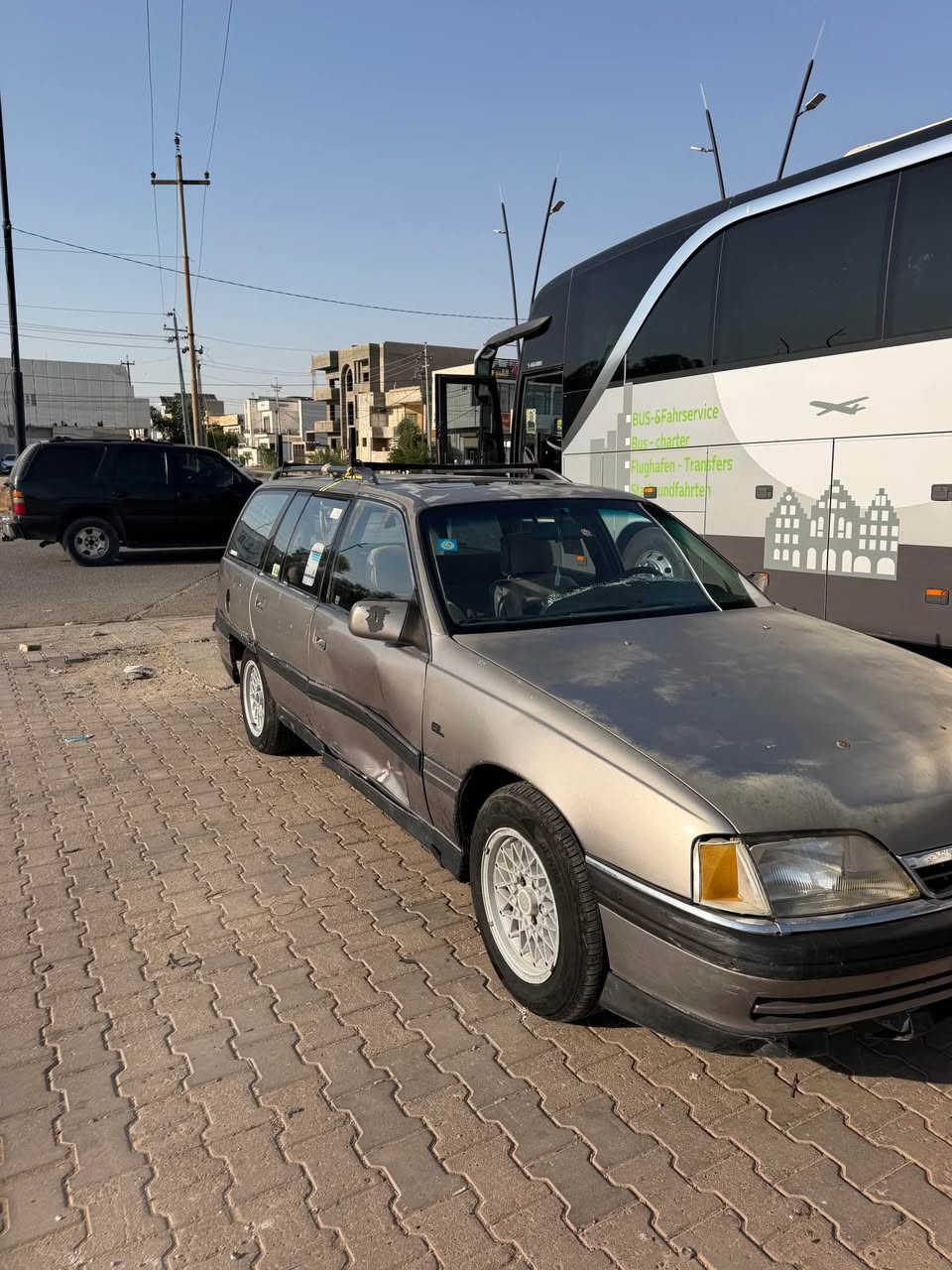 سلام عليكم .. اوبل اوميكا استيشن 
موديل 1997 
رقم كركوك
مكينة 20 بلاد 
گير عادي
السيارة ب اسمي
السنوية لحد 2028
شرط التحويل 
بيها كوبون بانزين
السيارة صبغ عاااام 
الگير والمكينة خير من الله
السيارة شوية تحتاج ترتيب من الداخل لانه السيارة مال شغل 
وتحتاج تصليح الكوبلن سعرها 30 الف
سعر السيارة 26 ورقة وبيها مجال قليل 

رجاء رجاء مو شراي لاتتعبني وتكسر بالسعر
*********** واتساب كركوك, العراق
