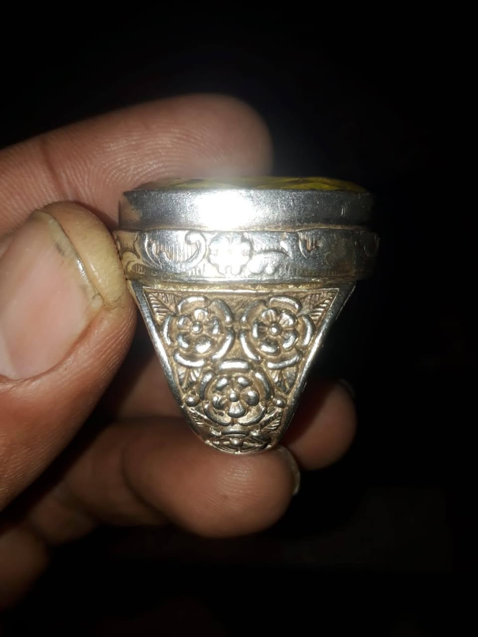 محبس ياقوت اصفر صياغه ثقيله جدن حلو قياس ٢٥سعر ١٢٠الف غرام ٣٠


**إذا كنت صاحب هذا الإعلان وتريد حذفه لأي سبب، رجاءا أرسل رسالة إلى الدعم الفني**