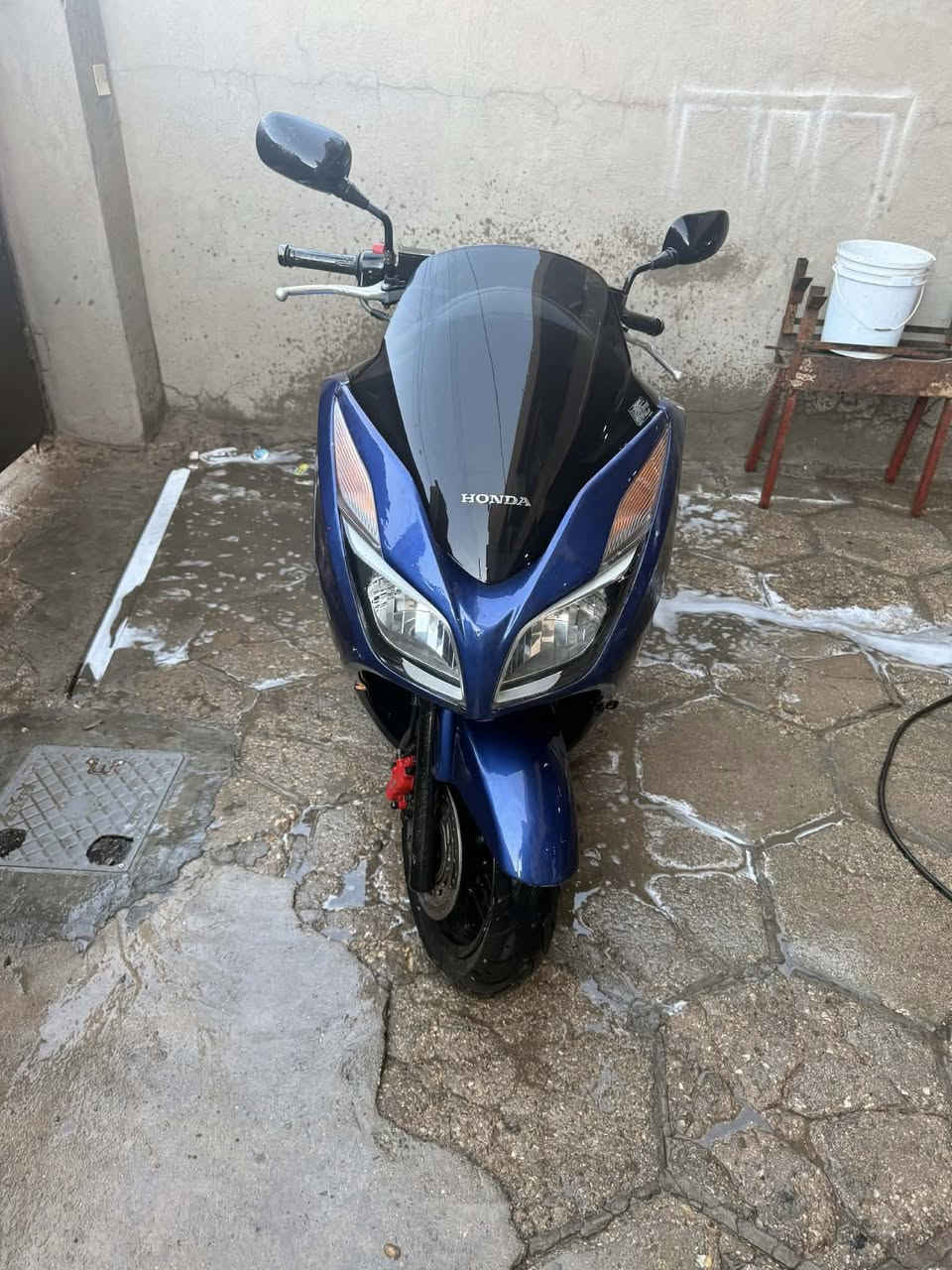 سلام عليكم فورزا 012 فول الفول
فورزا 012 SI للبيع الدراجة رمبة منزلها على ايدي ماشية 50 

الدراجة فجوج حمر 

دبلات حمر

دشبول احمر 

كلوب جنطة

ABS كهربائي امامي خلفي
تاير خلفي جديد

معدلها جان يدك 160 و البارحة سويتلها ادامة كاملة للكلجات
عليها ادامة كاملة للمنضمة البانزين 

تاير امامي البلادي مالتها 

عليها منضومة زنون كاملة لد ابيض

بك لايت لد

اشاير الامي لد

الدراجة جانت لون احمر وصبغتها لان جاردت لونها صبغتها ازرك جويتي شرط اي تصليح ما بيها

الدرجة ما تصرف عليها ربع 
مكاني بغداد حي العامل سعرها 14 و بيها مجال متواجد خاص واتساب ***********
