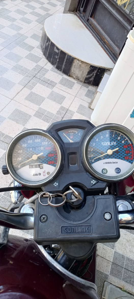السلام عليكم دراجه روكريت حجم 150موديل 20
 وضع شركه لامفتوح ولابد للبيع السعر500اوبيهه مجال اوراق كامله ((مكلف بلنشر)) العنوان بابل سده الهنديه 
***********
