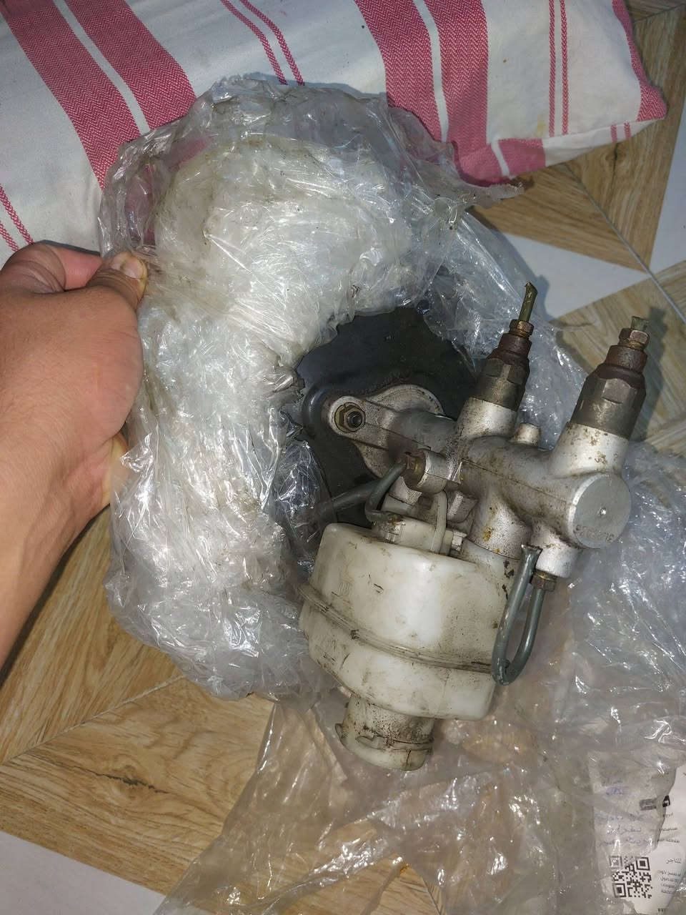 عنبار حاويه لانسر بعده بالجيس نظيف قيم واخذه هاتف / ***********
