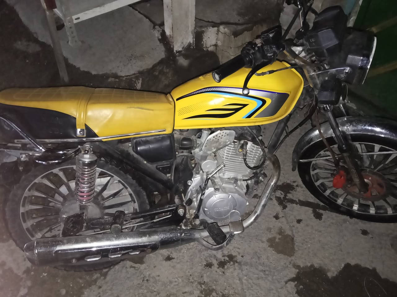 سلام عليكم ايراني سولنك موديل 24 كفاله عامه شرط كله عل بلاد اوراقه موجودات كامله سعر 650 وبيه مجال حك الجويه مكاني بغداد شعب ***********
