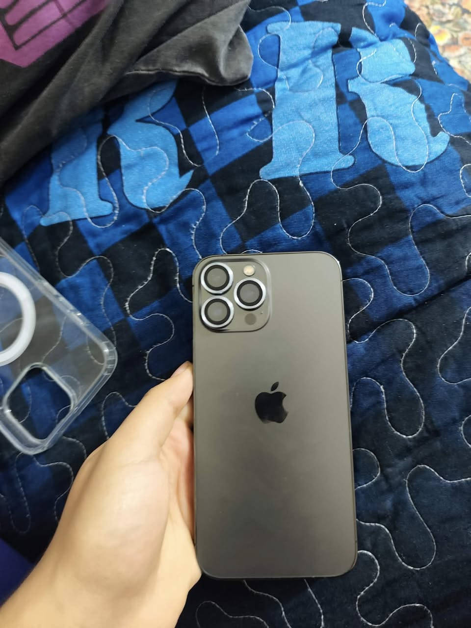 ايفون 📱13 برو ماكس _ نضيف جداً
🔹 الذاكرة: 256GB

🔋 البطارية:90%

🔹 الحالة: استعمال نظيف، ما بيه أي ملاحظة

📦 كامل ملحقات

💰 السعر:850 وبي مجال 

الموقع 📍بغداد حي جهاد

📍 الجهاز مفحوص 100%

📩 للتواصل ع واتساب فقط*********** واتساب فقط
