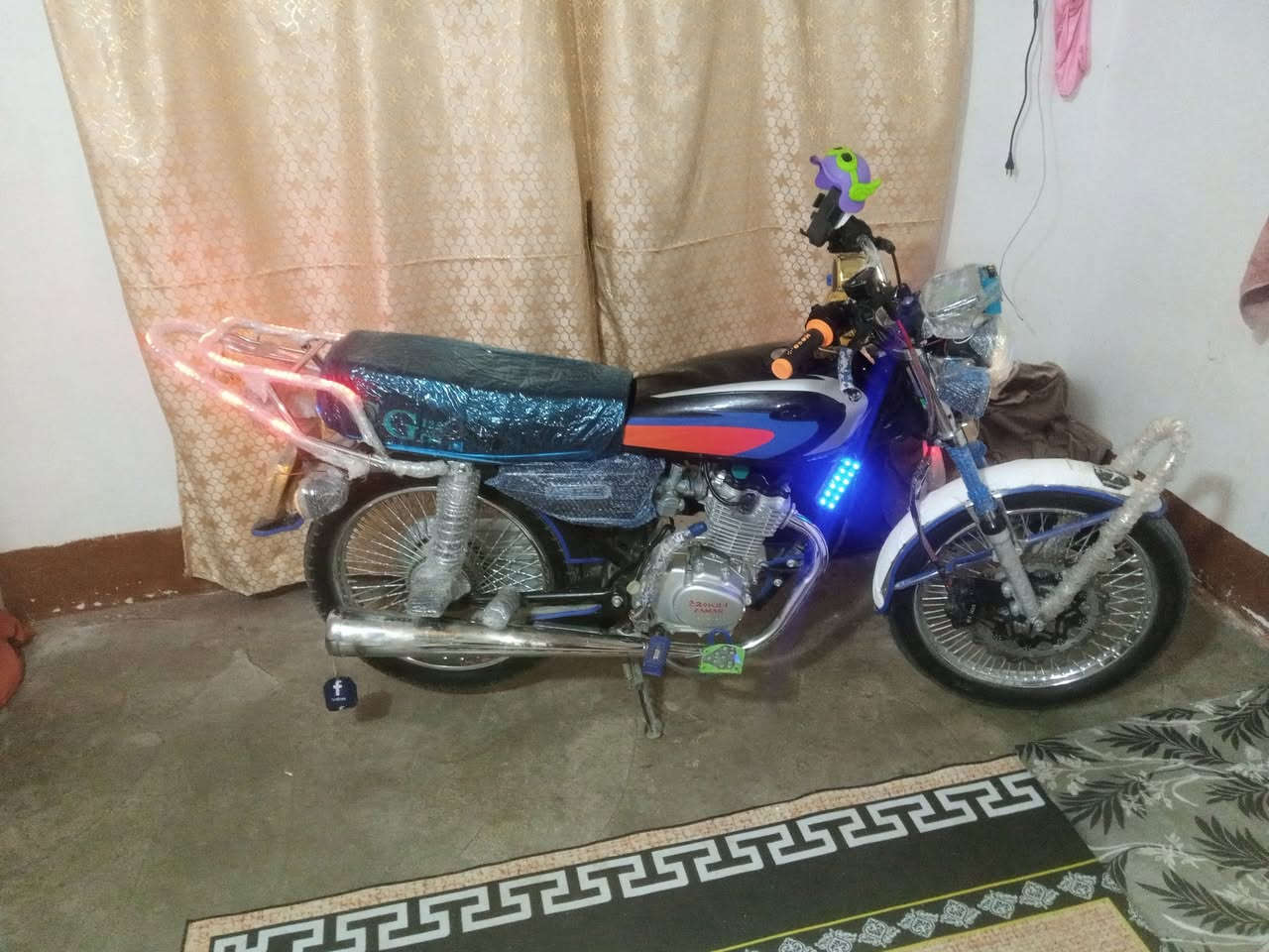 دراجه 4كير موديل 25عقد منفيس كامل مابيهه اي عيب سعره 650 قفل دراجه تصوير ضالمهه


**إذا كنت صاحب هذا الإعلان وتريد حذفه لأي سبب، رجاءا أرسل رسالة إلى الدعم الفني**