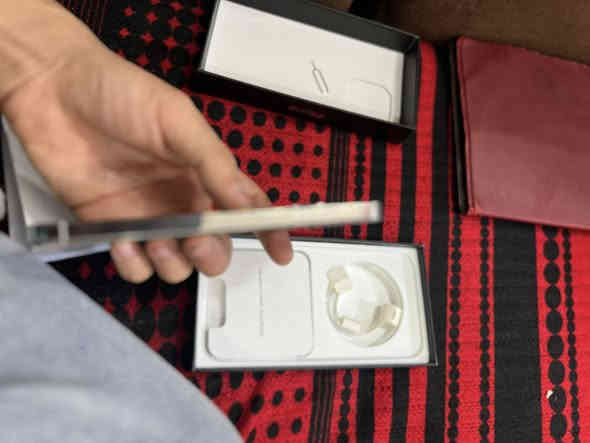 إسلام عليكم ايفون 13بروه ماكس ذكره 256ابدل بطاريه 94+كامره خلفيه اصليه نضافه 90كامل ملحقات لون ميز مكاني بغداد العبيدي شهداء سعر خاص وتساب ***********
