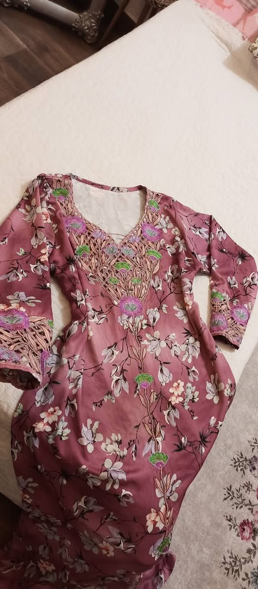 مخور نسائي شي أن يلبس قياس 42 متوفر توصيل بنات لكل مكان
السعر فقط 12 اول تم اثبت حجز 💜


**إذا كنت صاحب هذا الإعلان وتريد حذفه لأي سبب، رجاءا أرسل رسالة إلى الدعم الفني**