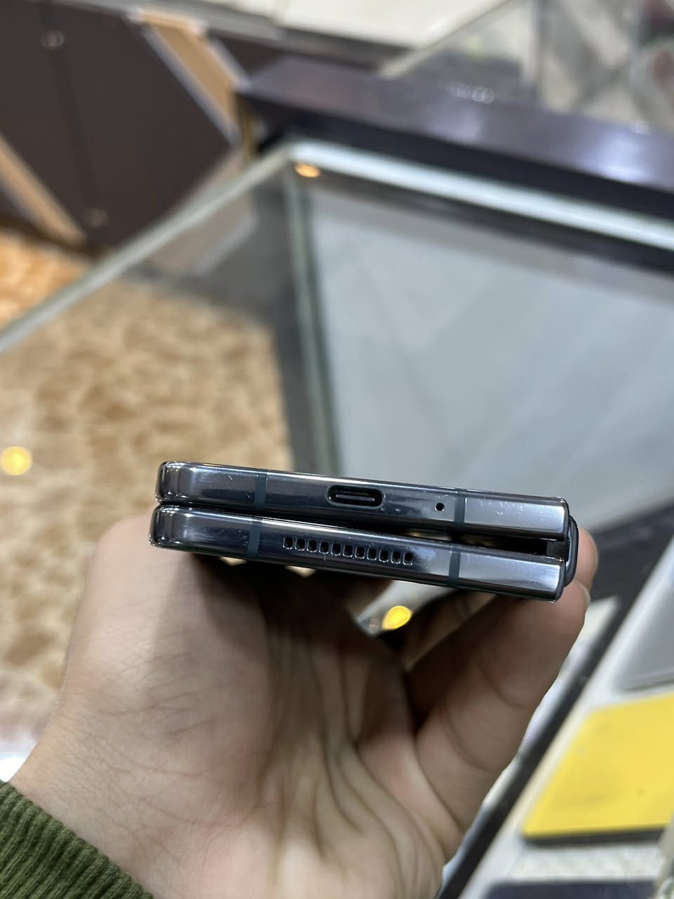 Z FOLD 5
مستعمل نضافة 99%
الجهاز قطعة مستعملة شي قليل 
بدون ملحقات 
الجهاز ضمان 24 ساعة اي خلل اي شي يرجع 

العنوان سامراء / حي الضباط الأولى /مقابيل سوق الضباط الكبير 
مركز زيد للإتصالات 
للاستفسار والتواصل واتساب أو  على الرقم 
*********** 📱📞
