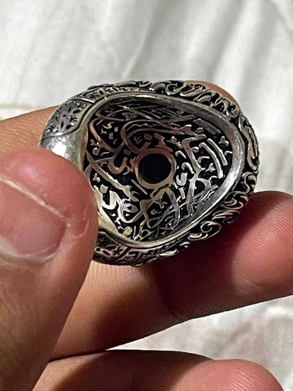 للبيع خاتم يماني صياغه عارف البحرين صياغه جدا ثقيله يماني كرزي سعر ١٦٠ الف قفل بغداد مدينه صدر ***********
