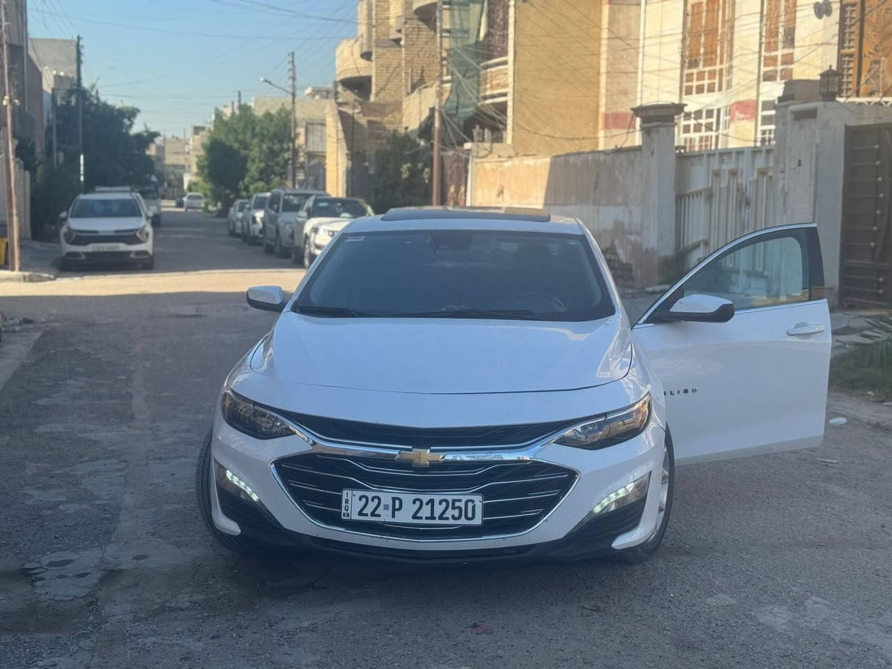 السلام عليكم .. شوفر ماليبو 2024 فول ماشية 15 الف فقط سياره خير من الله كلش حلوه بيها  ثلاث قطع صبغ بابين وجاملغ امامي رقم الشاصي : 1G1ZD5ST5RF134845 السعر 137 وبي مجال للشراي مكاني بغداد المنصور للأستفسار ***********
