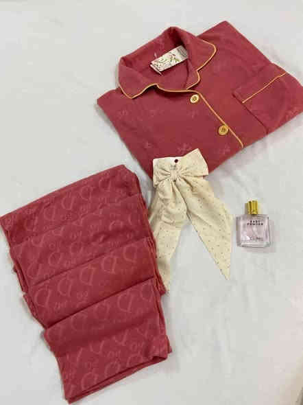 💗 بسم الله توكلنا على الله 💗

(وما توفيق الا بالله عليه توكلت واليه انيب)

💞 يلتقي الذوق الراقي بالفخامة اكتشف أجمل 💞

💖التصاميم وارقى الموديلات يتوفر لدينا 💖

الجمال والاناقه بجامة نسائي 

خامه قديفه وصط 

للحجز او استفسار على الصفح الخاصه 
او واتساب ***********
توصيل جميع المحافظات  العراق
