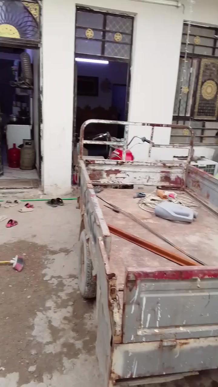 سلام عليكم بيت لبيع مساحا ١٤٤ متر وجه ٦ نزال ٢٤ لبيت طبقين كامل جهز  ***********  هور رجب شارع ابو تخيل
